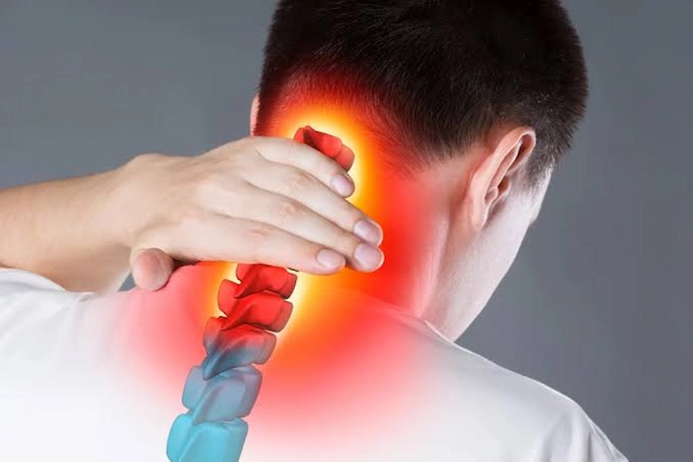 تصویری از مراقبت بعد از عمل دیسک گردن